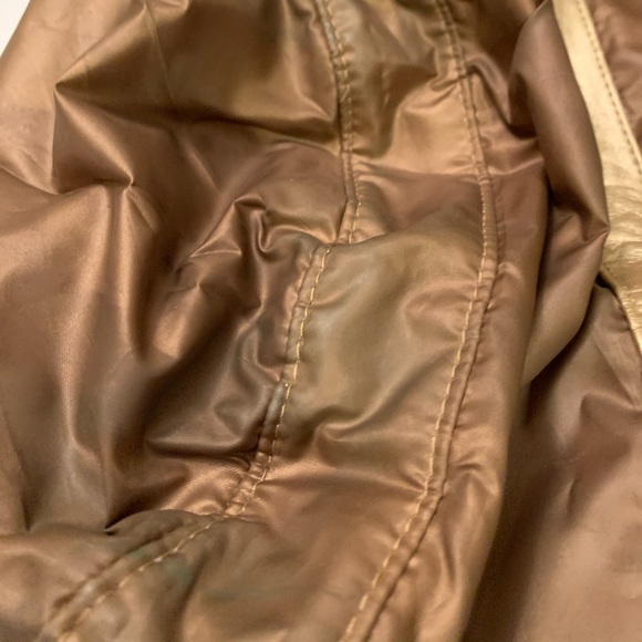 Guess Overnight/Weekender - Picture 4 of 8